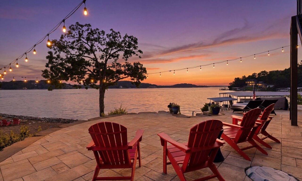 Lake Ozark House | Private Island 5b, Hot tub, Game room!