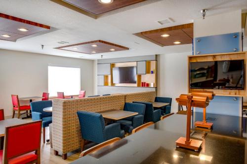 Central Oklahoma City Hotel | Quality Inn & Suites Bethany - Oklahoma City West