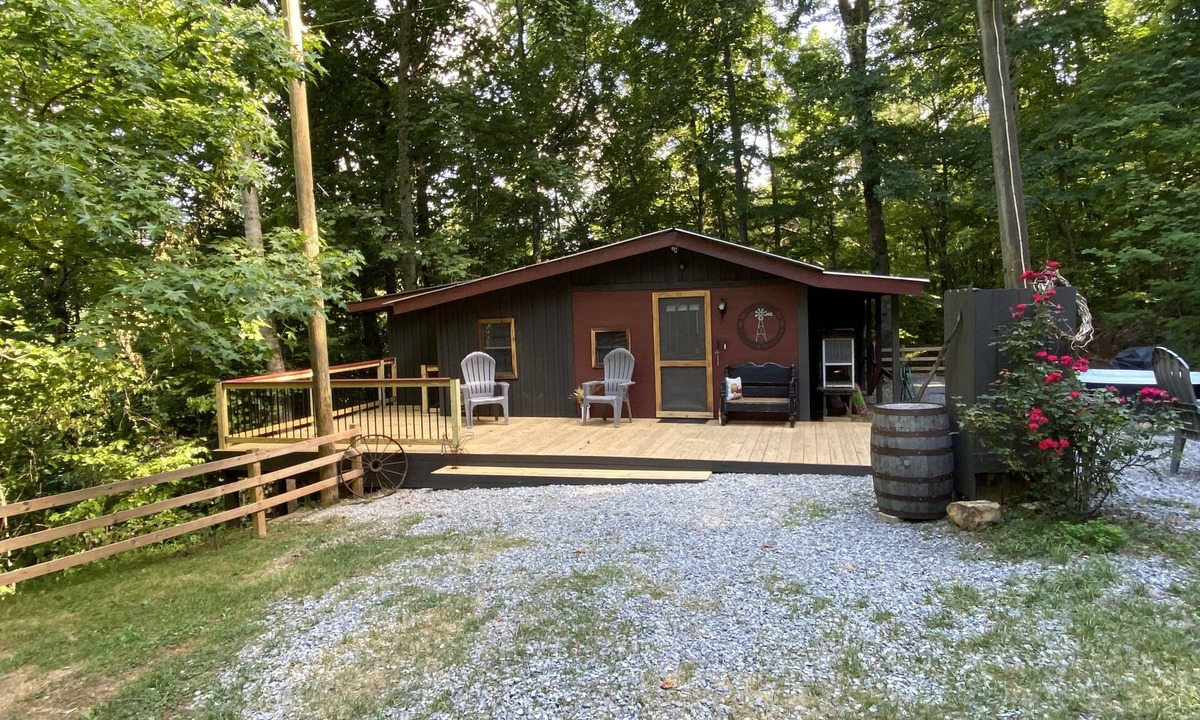 Ten Mile Cabin | Quiet comfortable mountain retreat, with Fast 500 mbps wifi