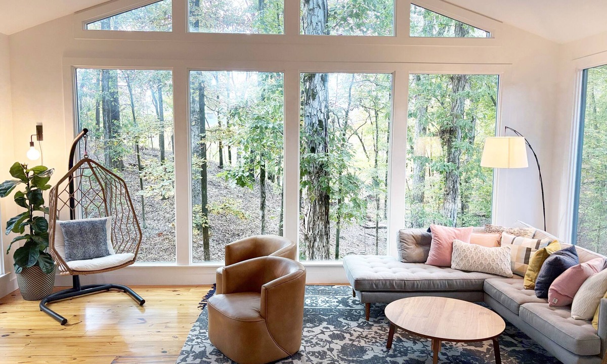 Oxford House | Quiet Lakefront Hideaway Just 2 Miles from Oxford’s Historic Square