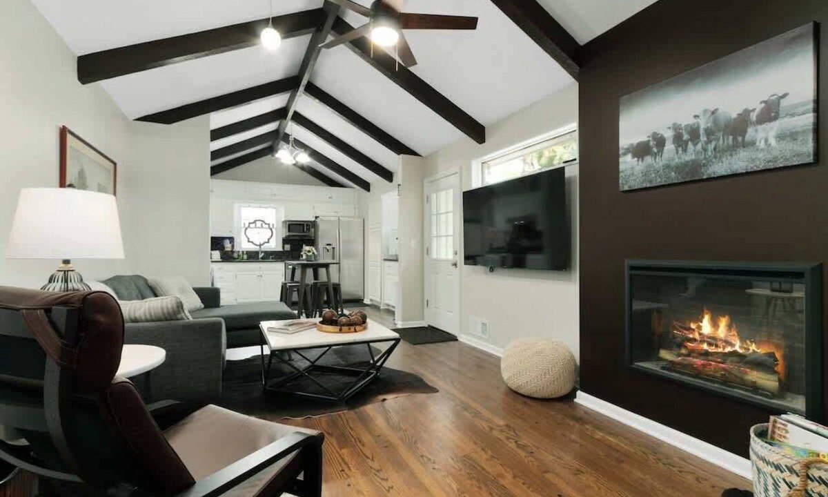 Nall Hills House | Quiet w/ComfyBeds:Mins to KC Downtown