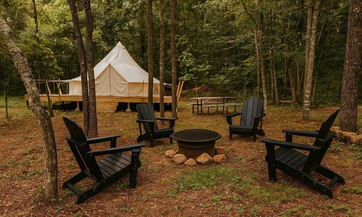 Boss House | Radiant Stargazing Bell Tent Oasis Near Sinking Creek, Missouri