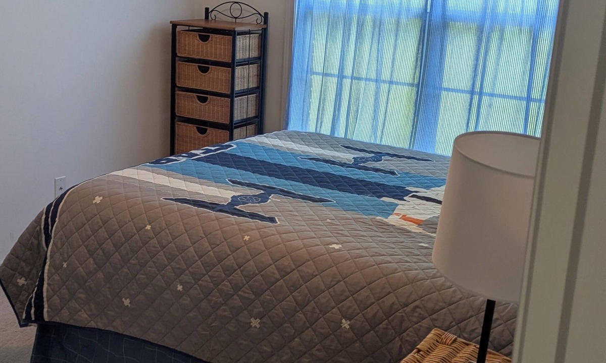 Oxford House | Rebel Rest Stop Lovely 3-bedroom, pet friendly house in quiet cove