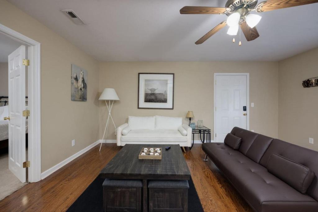 West Meade House | Relaxing 3BR Retreat 15 Minutes to Broadway