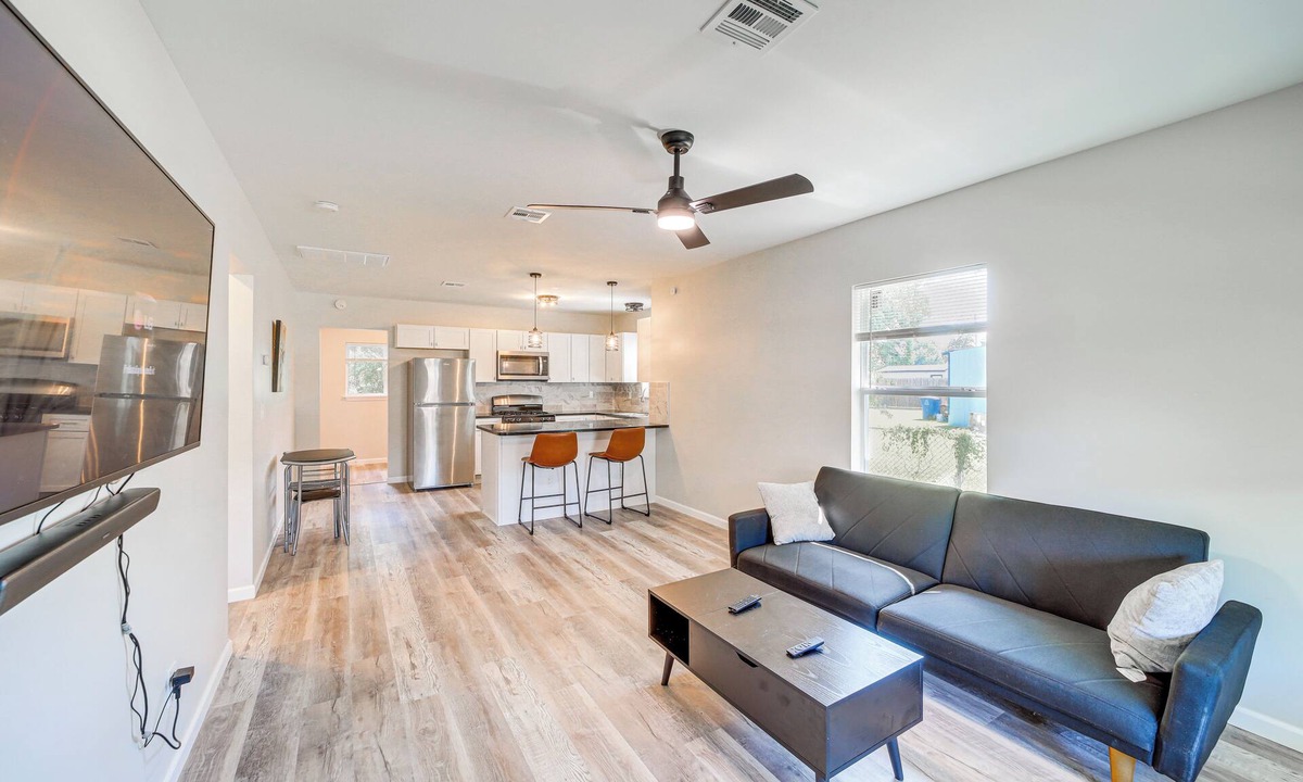 Tulsa House | Remodeled Tulsa House w/Yard ~ 4 Mi to Downtown!