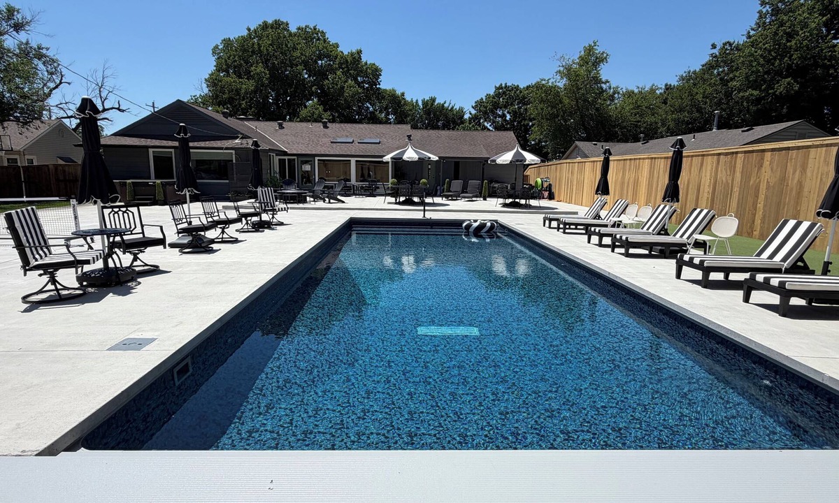 Wichita House | Resort Style Stay-Heated POOL-Pickleball-PuttPutt-Hot Tub-Epic Kitchen-King Beds