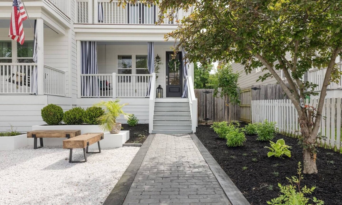 North Nashville House | Restful City Retreat I Minutes to Downtown, Universities, Hospitals I Sleeps 8 I