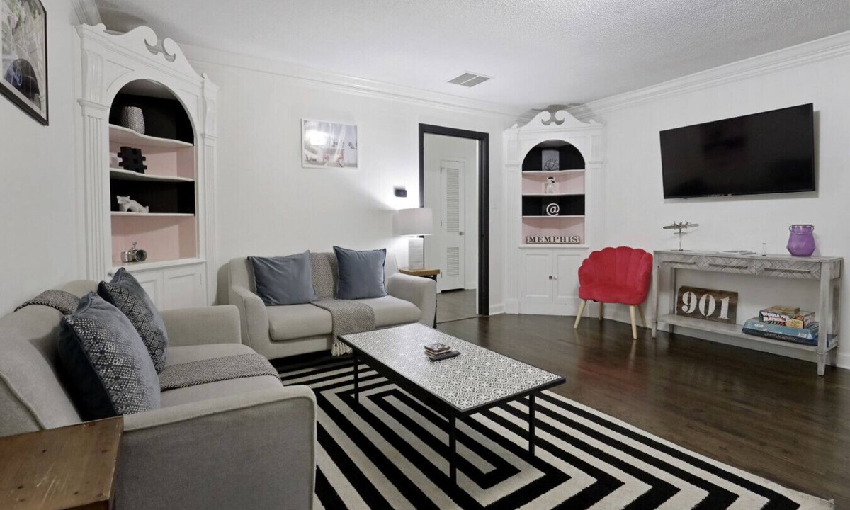 Whitehaven House | Retro Retreat*Walk to Graceland*Free Parking &Wifi