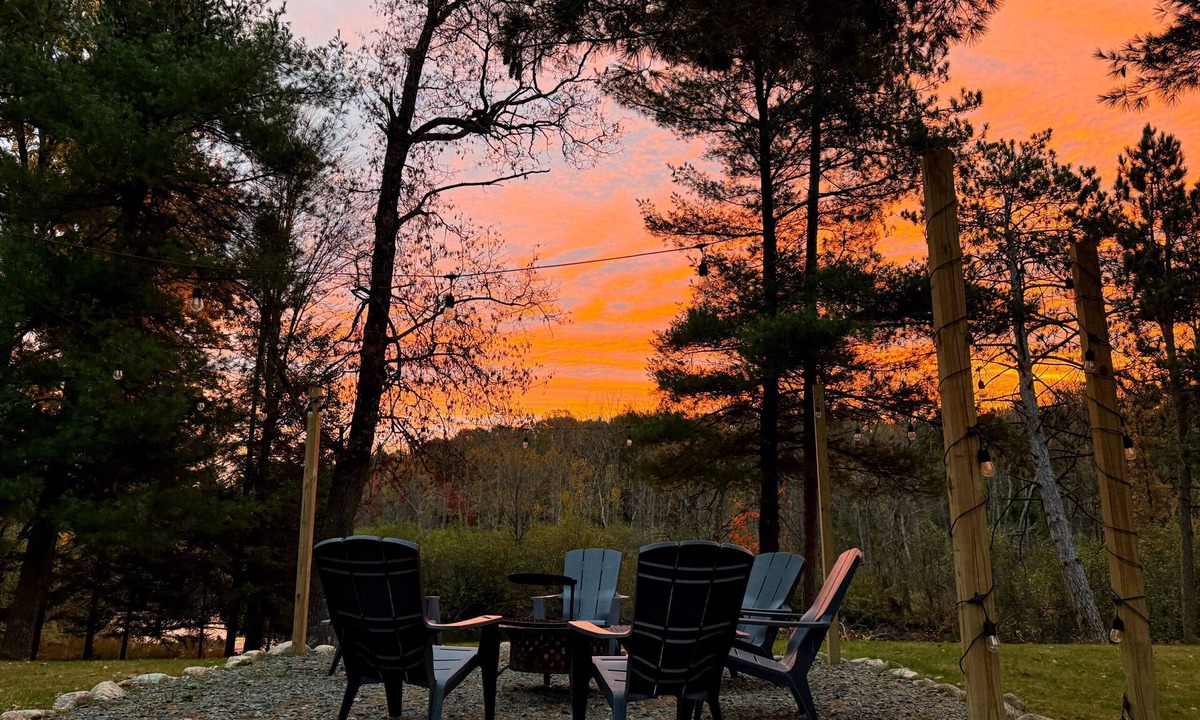 Hatley House | River Retreat l Kayaks, Vinyl, Pac Man and Peace