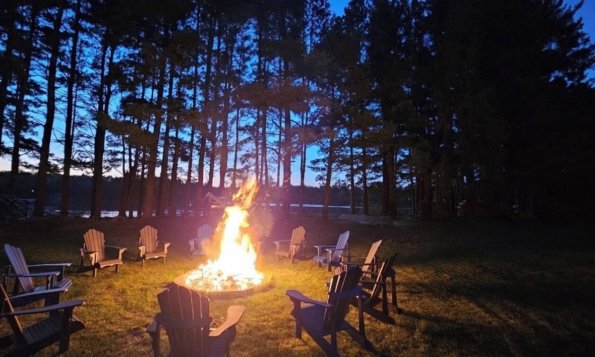 Friendship House | ROBINS NEST FRIENDSHIP LAKEHOUSE RETREAT