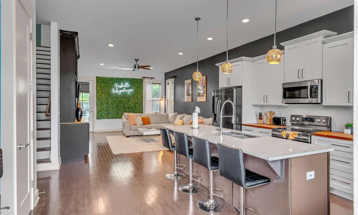Haynes Area House | Rooftop Large Backyard Fire Pit Near Downtown Nashville