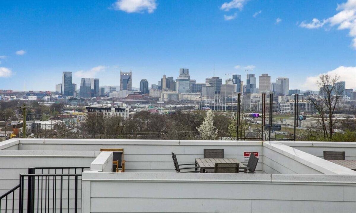Talbot's Corner House | Rooftop Lounge ~ Sleeps 12 ~4 bed