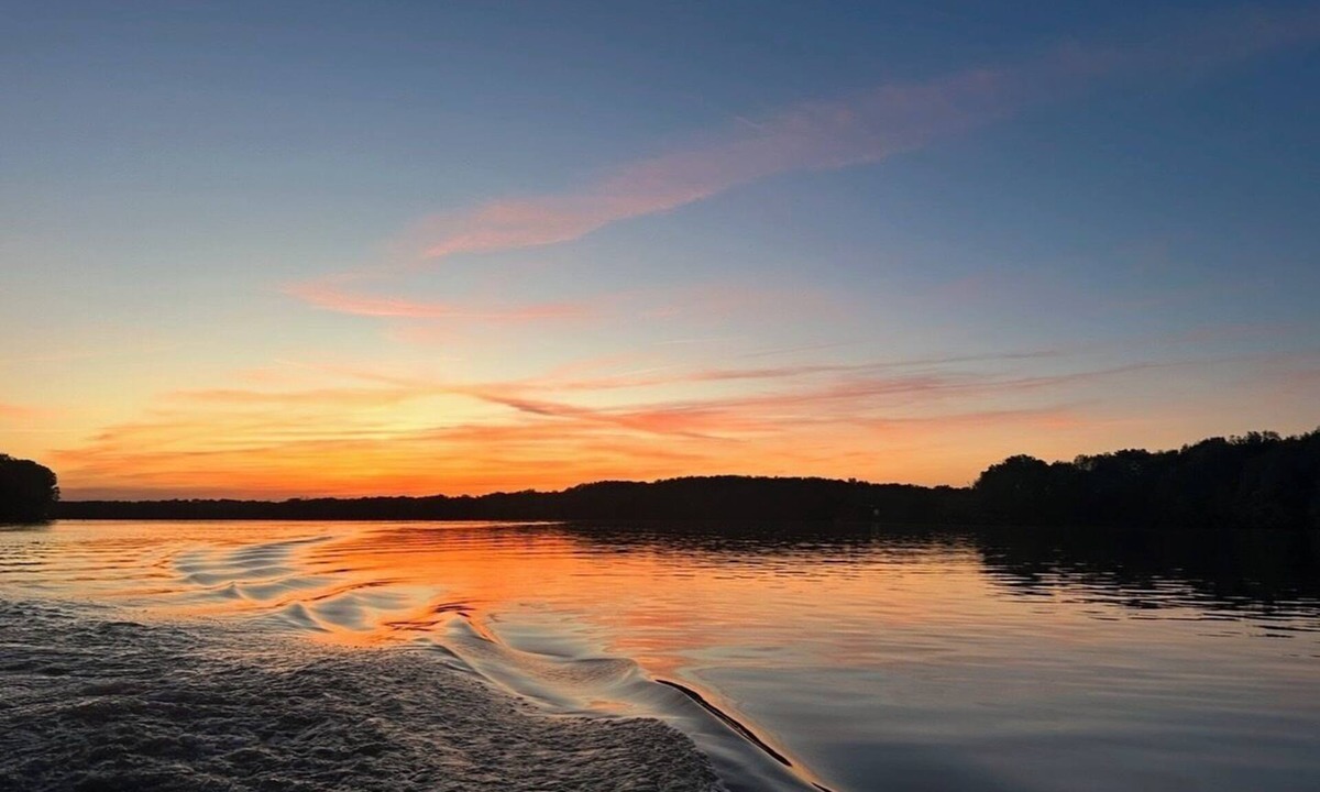 Hagarstown House | Sail Away into a beautiful vacation home with lots of amenities and charm.