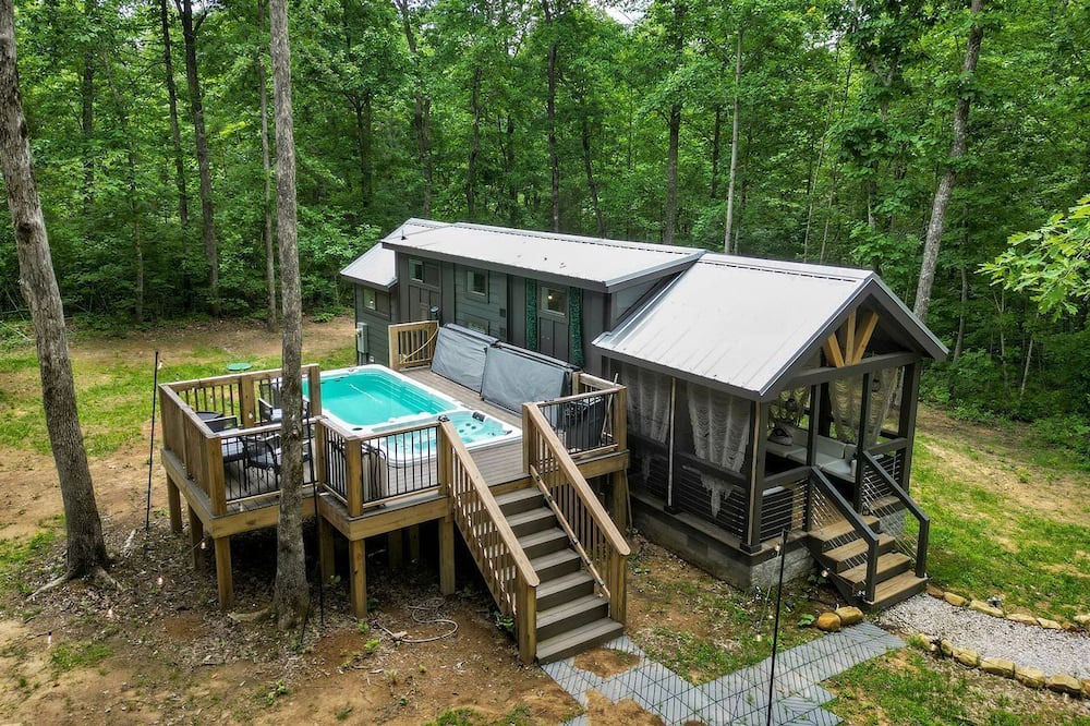 Monteagle Cabin | Scenic Mountain Cabin with Lake Access and Waterfall Views near South Cumberland State Park Tennessee