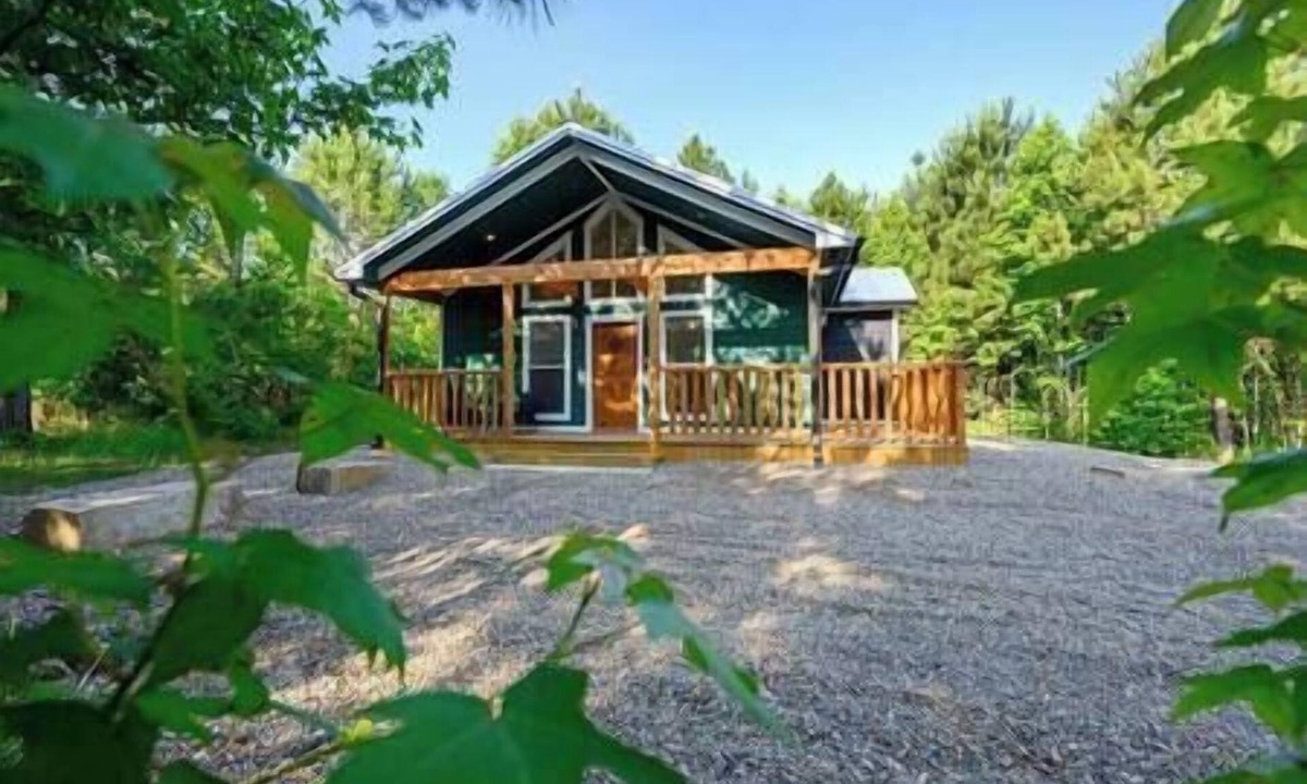 Broken Bow Cabin | SERENITY NOW · Relax & Unwind