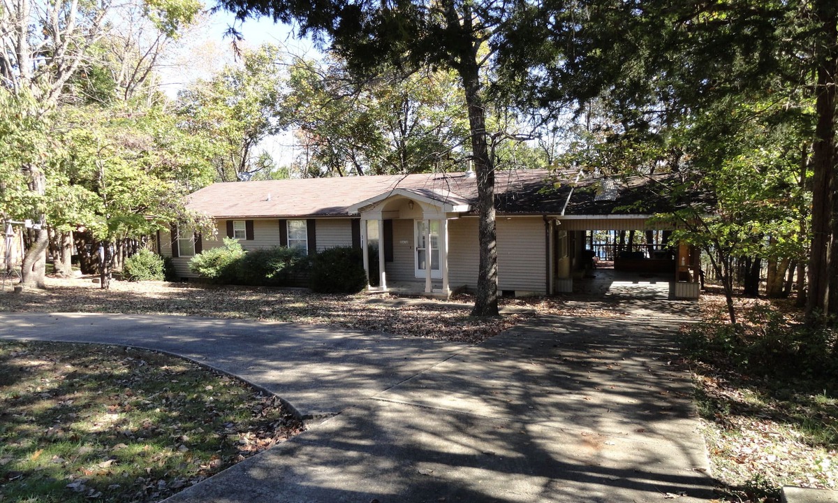 Lost Bridge Village House | Shady Rock 2-Lakefront-Flat Walk to Water!