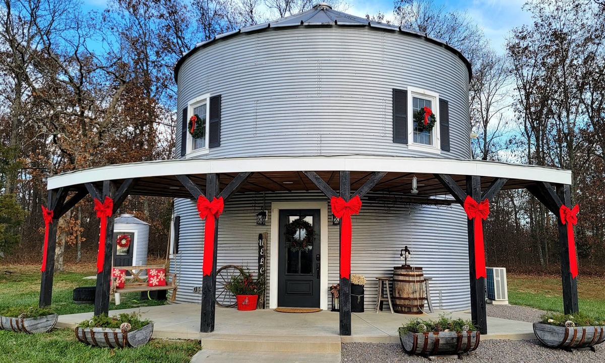 Ste Genevieve House | Silo Farm Haus- located in the heart of wine country!