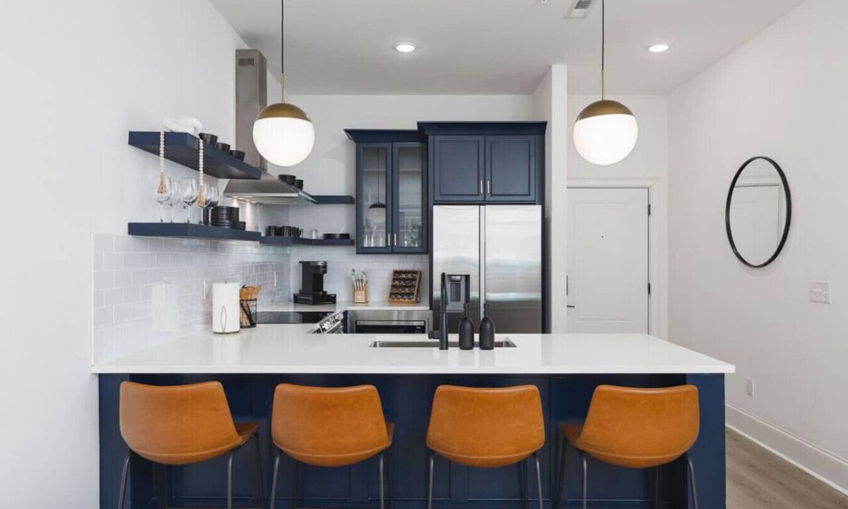 Cleveland Park Apartment | Sleeps 20, 3 Condos Side-by-Side, 10 minutes to Broadway