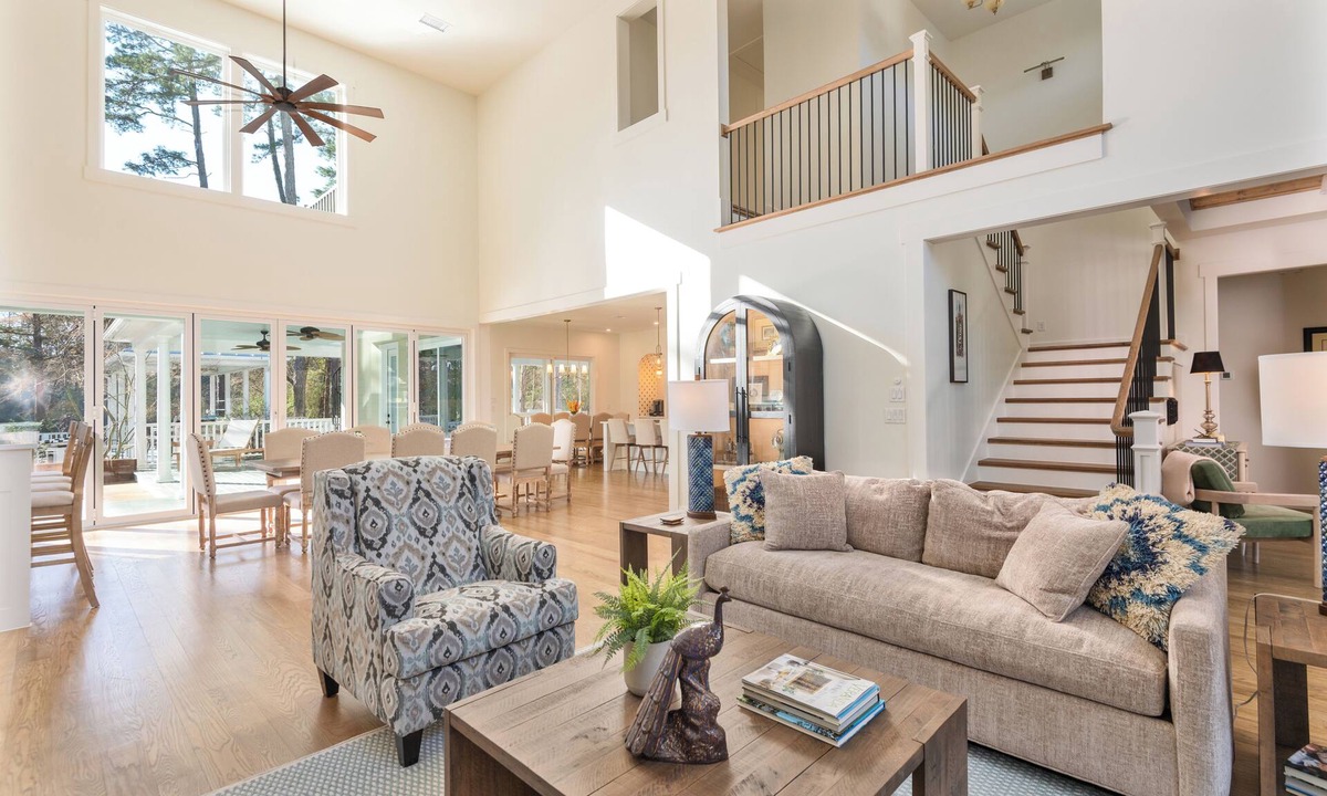 Mount Vernon House | Sleeps 40. Beautiful wooded private retreat, with 3 homes on 120 Acres.