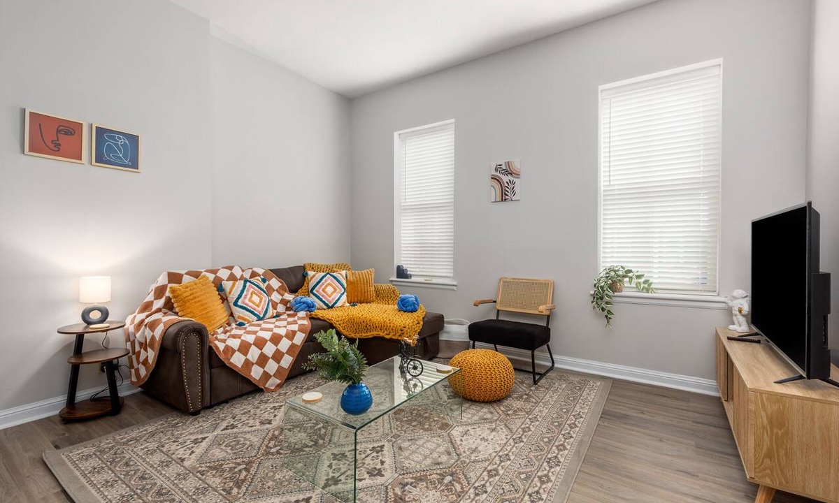 Soulard Apartment | Soulard Gem-Cozy APT- Walk to Downtown STL! WIFI