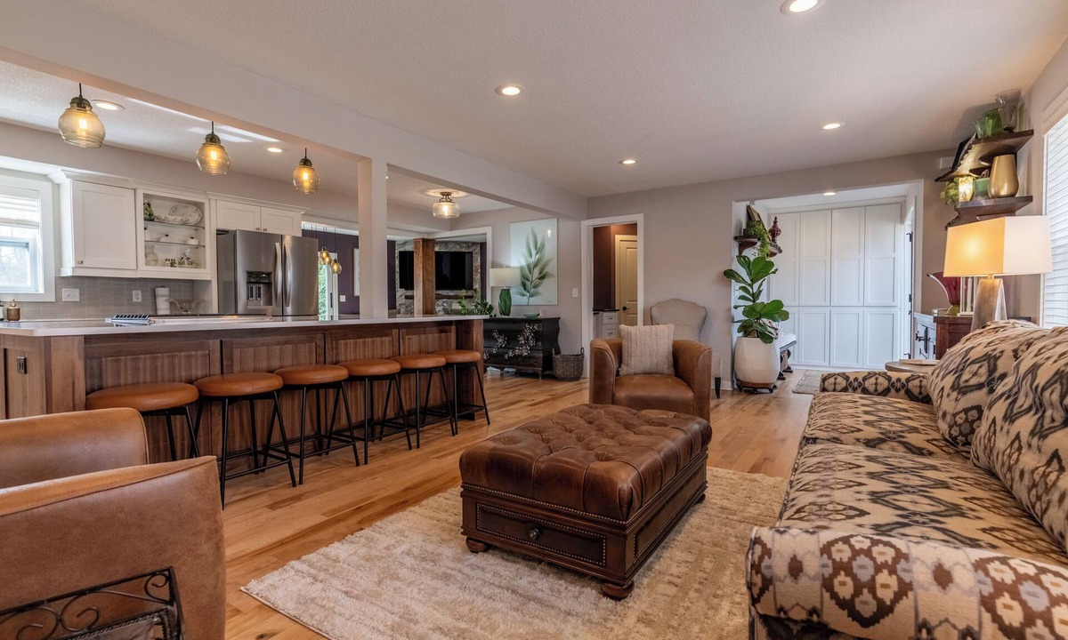 Stillwater House | Spacious 4 - Bedroom Luxury Living in the Heart of Stillwater