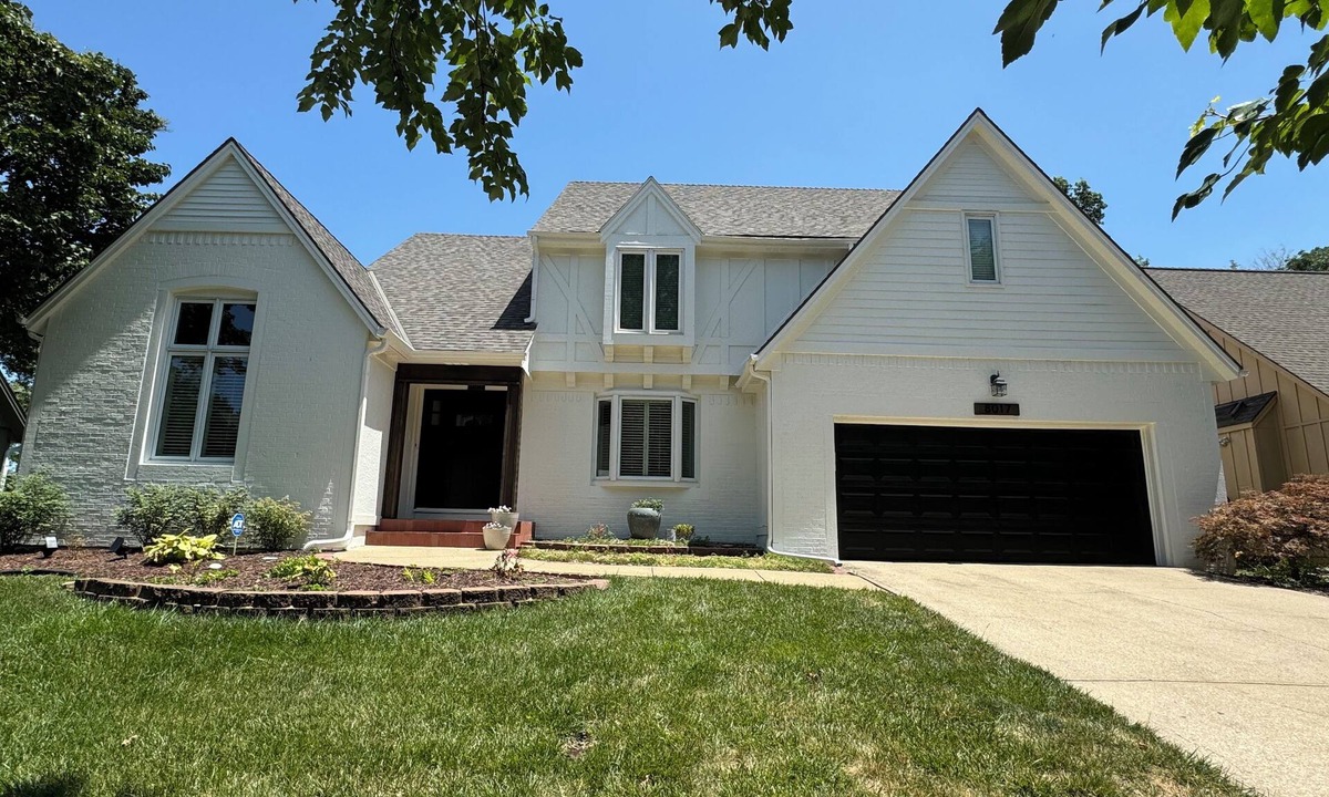 Overland Park House | Spacious 4BR house; suburb w amazing hwy access! Minutes to World Cup shuttle!