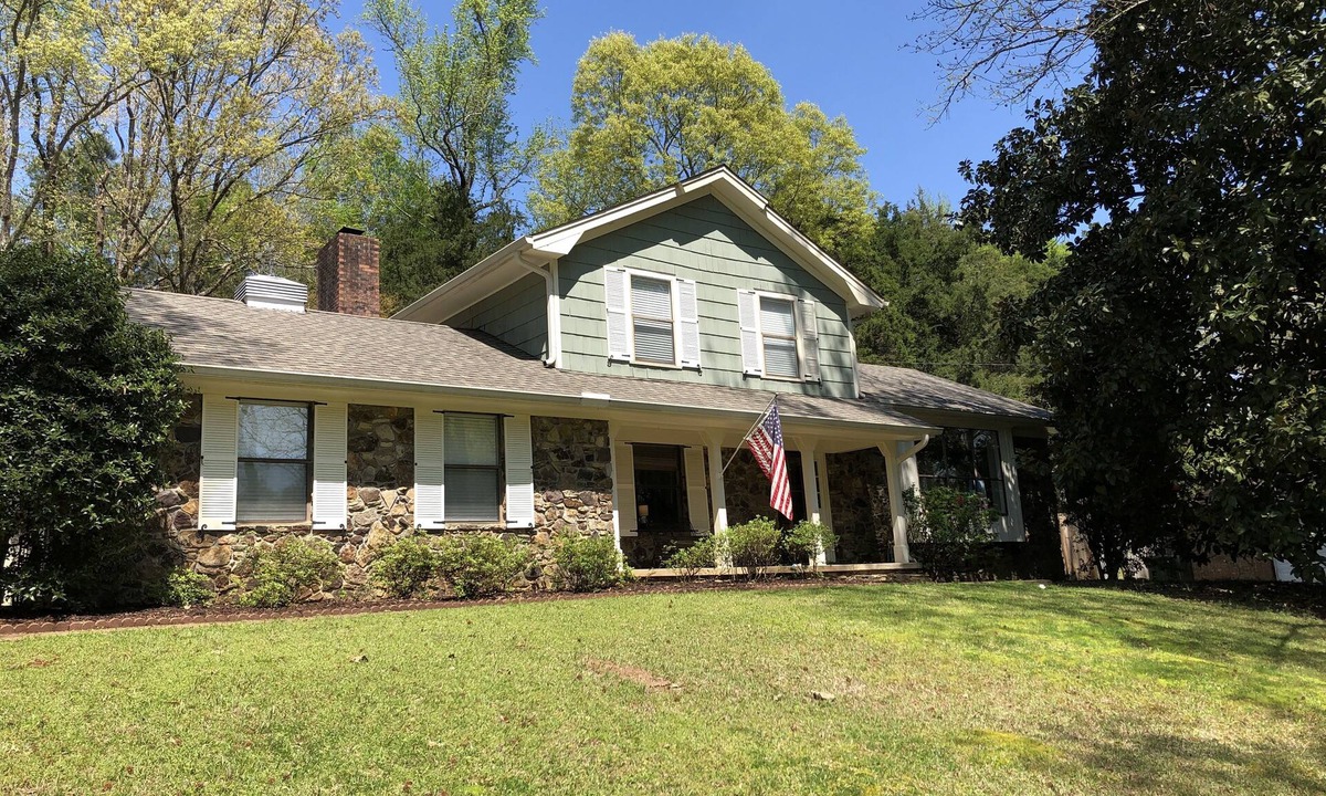 Oxford House | Spacious 6BR Oxford Home with Pool – Perfect for Families & Groups