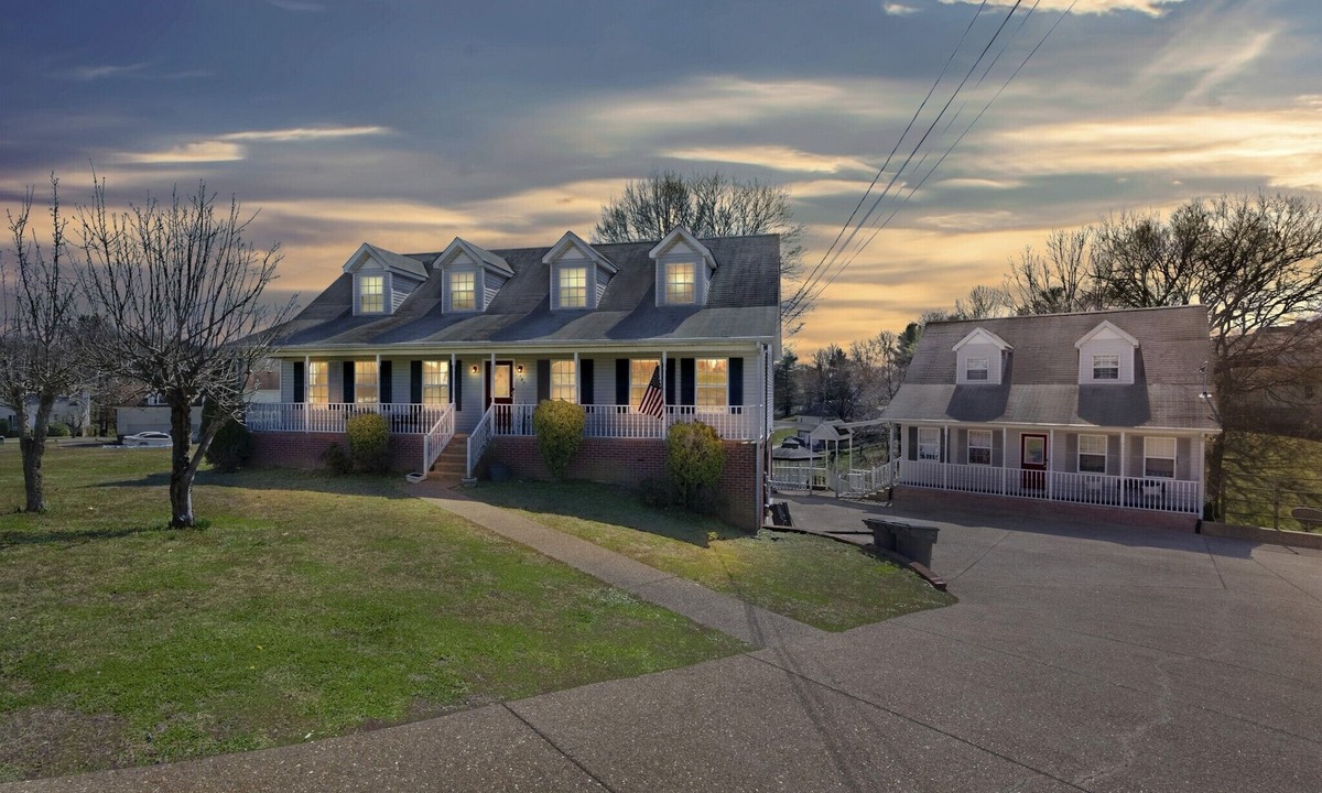 Columbia House | Spacious, Centrally Located Southern Charmer!