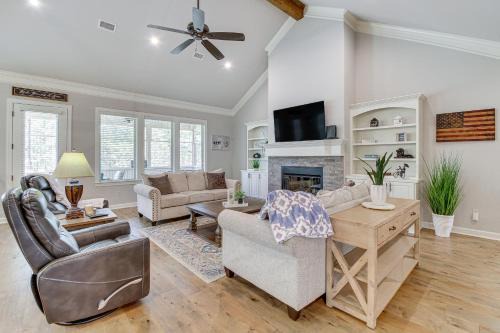 Hot Springs Village House | Spacious Hot Springs Village Home < 1 Mi to Lake!