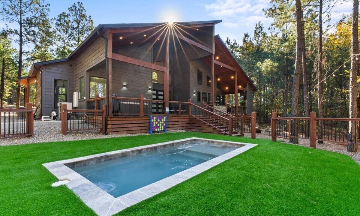 Pickens Cabin | Special | Heated Pool Hot Tub Pets Fire Pit