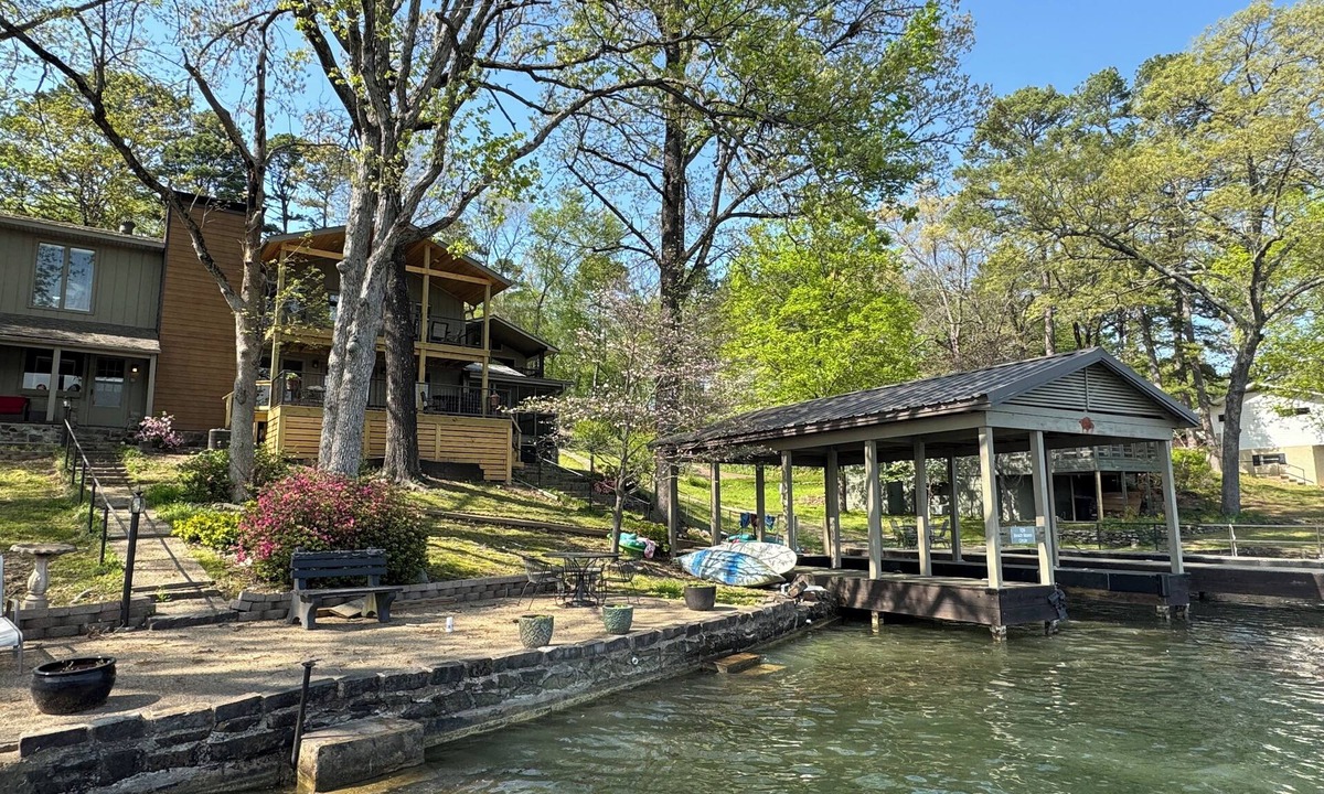 Piney House | Stan’s CozyCasual LakeHamilton MainChannel-Boat&Swim docks, FirePit, Kayaks