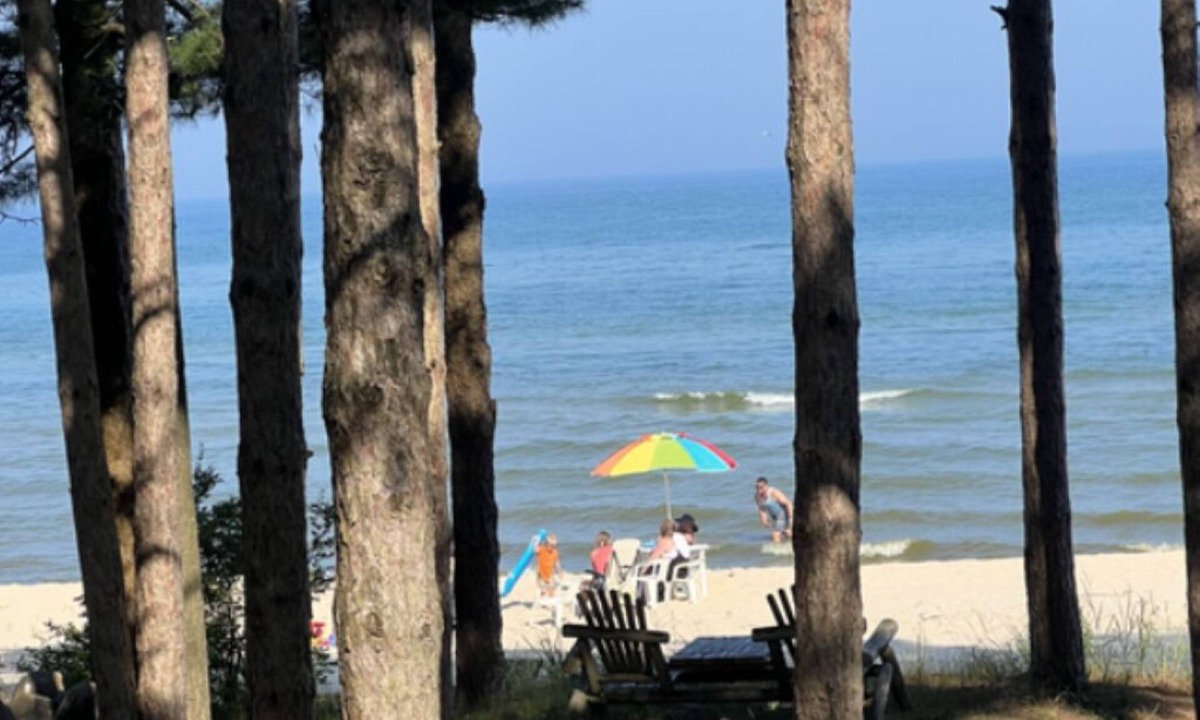 Oostburg Cottage | “Stanley's Cozy Beach Cottage – Steps from the Shore”
