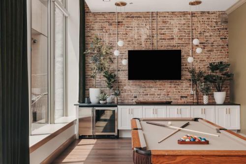 Arts District House | Starr Piano - Roxie and Carraway Suites - 8 Bedrooms