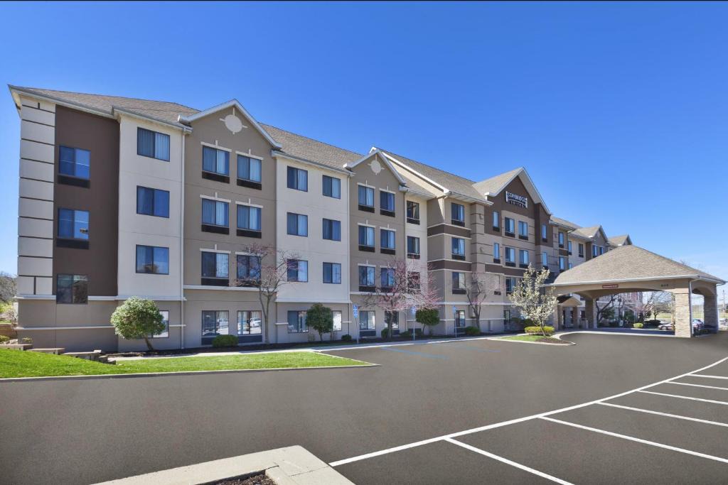 Columbia Hotel | Staybridge Suites Columbia-Highway 63 & I-70 by IHG