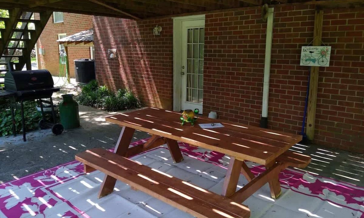 Mount Juliet Apartment | STUDIO APARTMENT! 18 mi to downtown Nashville!