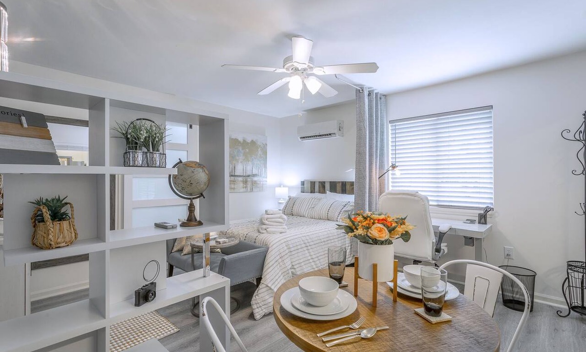 Graysville Apartment | ✤STUDIO CATALINA✤ Private Studio. Work, Eat & Sleep