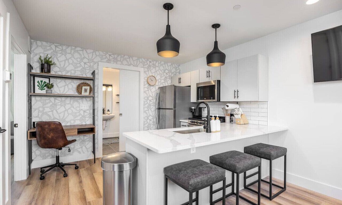 Hillsboro Village Apartment | Stylish in Hillsboro Village by Vanderbilt and Belmont