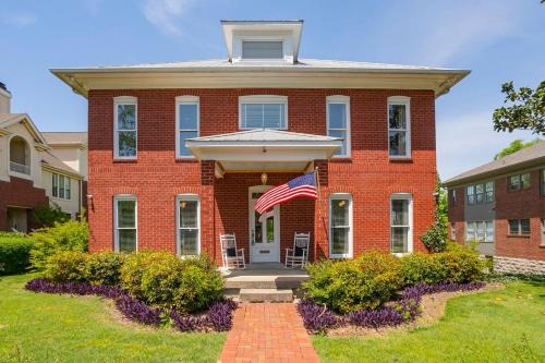 Historic Edgefield House | Summer End Sale Prime Location