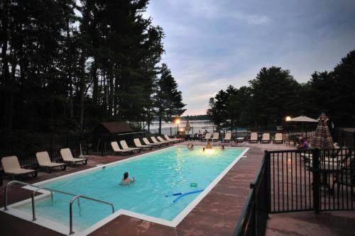 Lake Delton Resort | Sunset Bay Resort & Suites