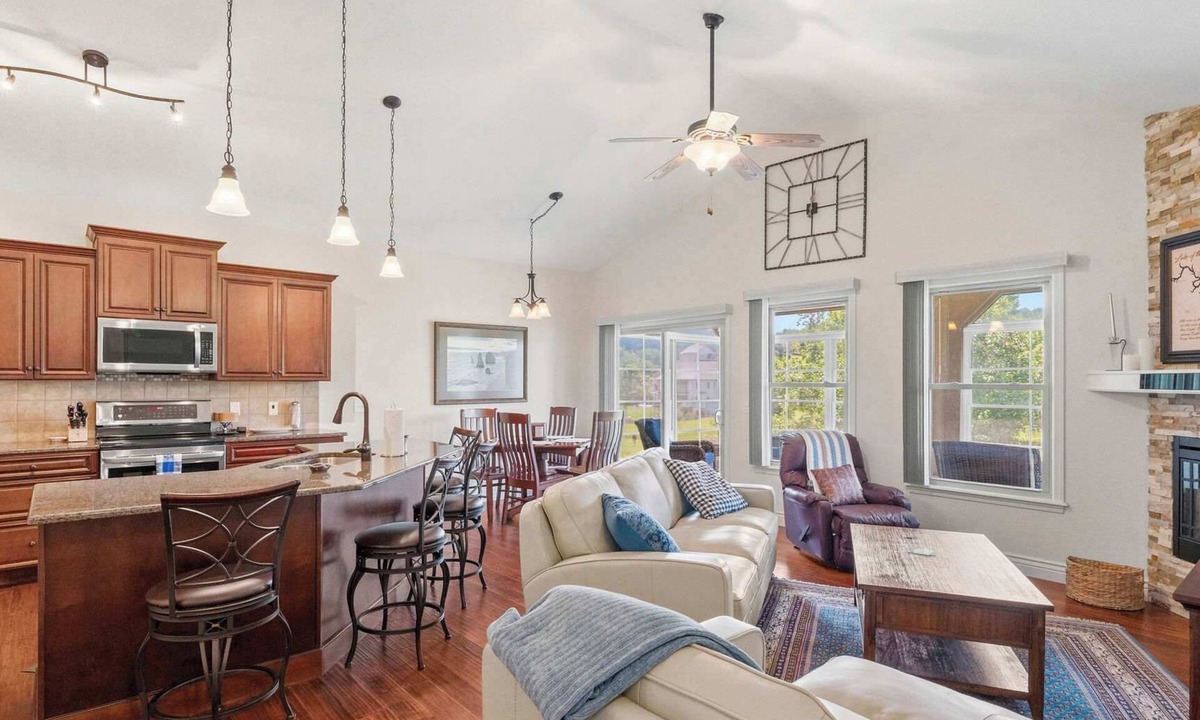 Camdenton Villa | TeeTime Retreat Dual-Unit Stay with Boat Slip