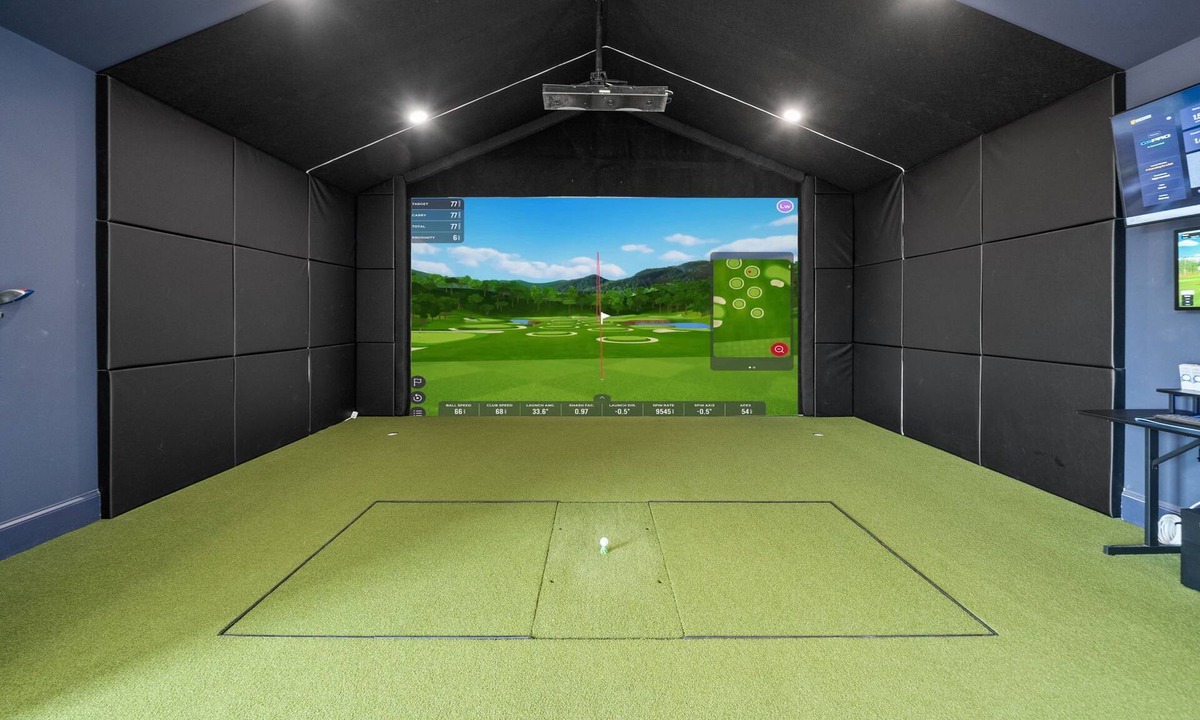 Holiday Beach House | The Caddyshack PCB/4BR w/Private pool, Putting Green, Theater + Full Golf Sim