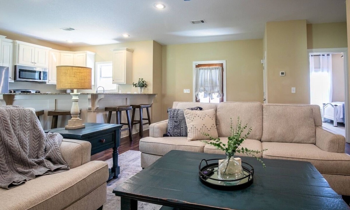 Oxford House | The Cross Creek, Cozy 3BR by Velvet Ditch Villas