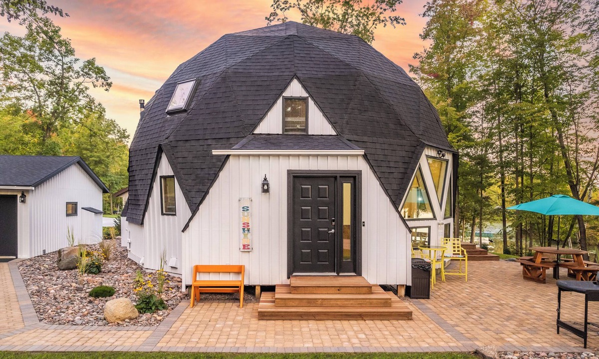 Holcombe House | The Dome Home on Lake Holcombe!