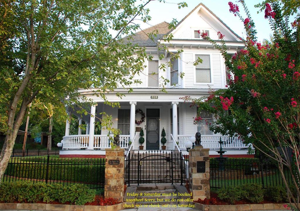 Hot Springs Bed & Breakfast | The Gables Inn