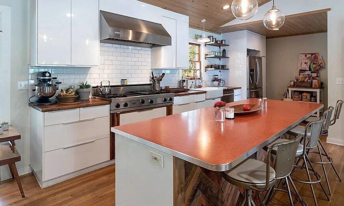Oxford House | The Hayden, Lovely 4 BR home, 1 mi from the Square