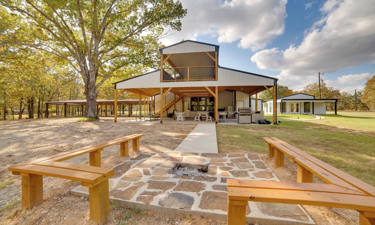 Emory House | The HQ’ Lake Fork Home w/Shared Dock!