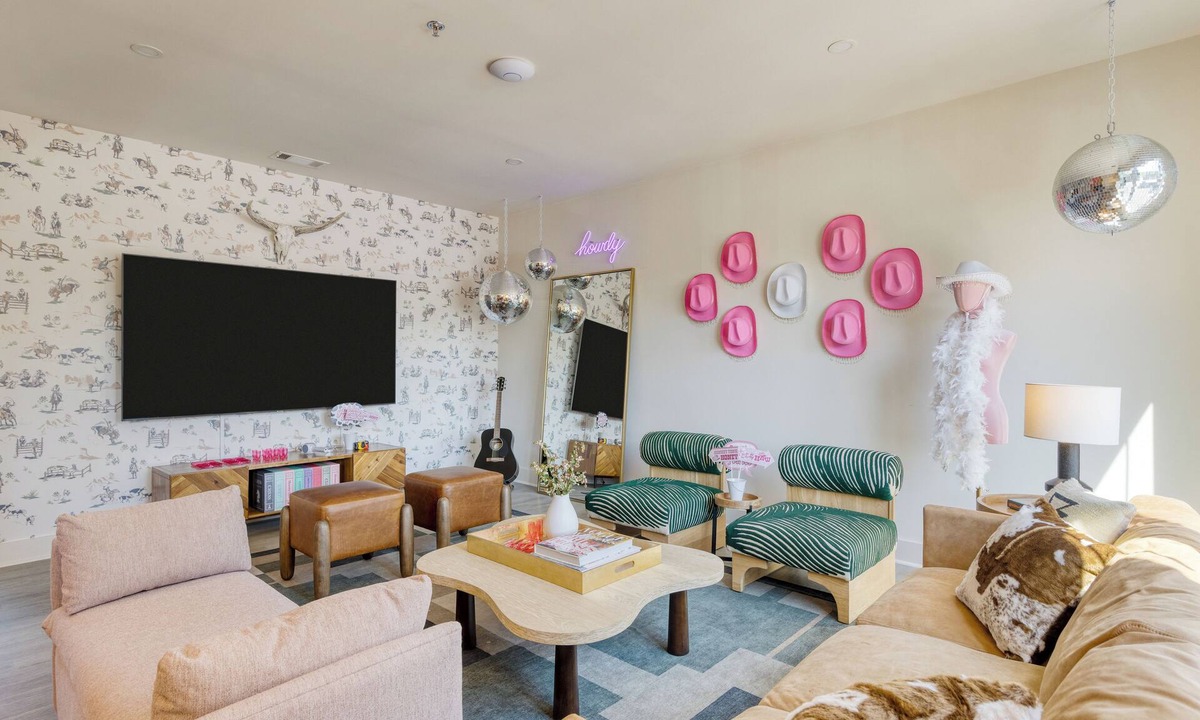 Five Points House | The Last Rodeo | Bachelorette Retreat | Sleeps 36 | 5 Mins to Broadway
