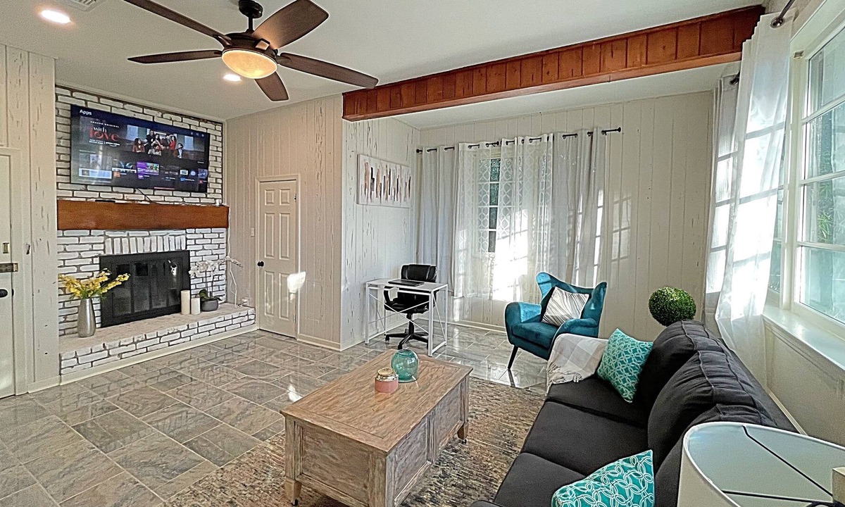 Mid City South House | The Maison Blanche - Fully Equipped Cottage