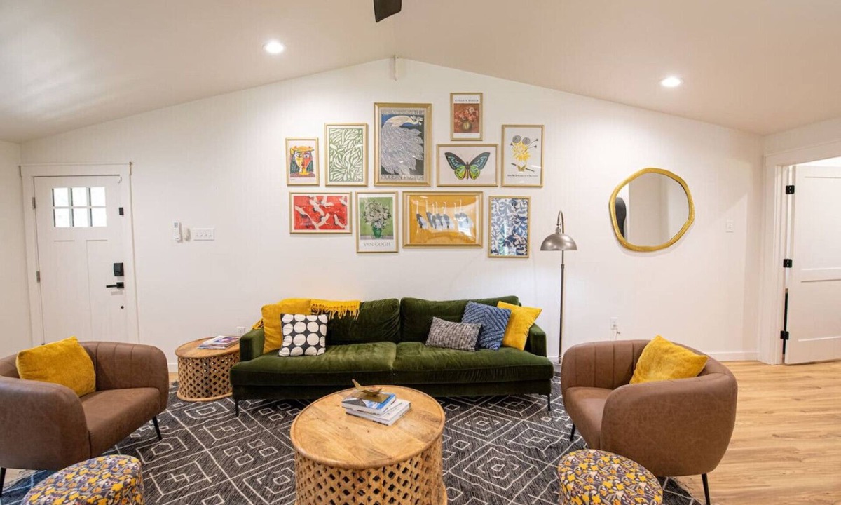 Midtown House | The Midtown Modern Maximalist 4BD 3Bath