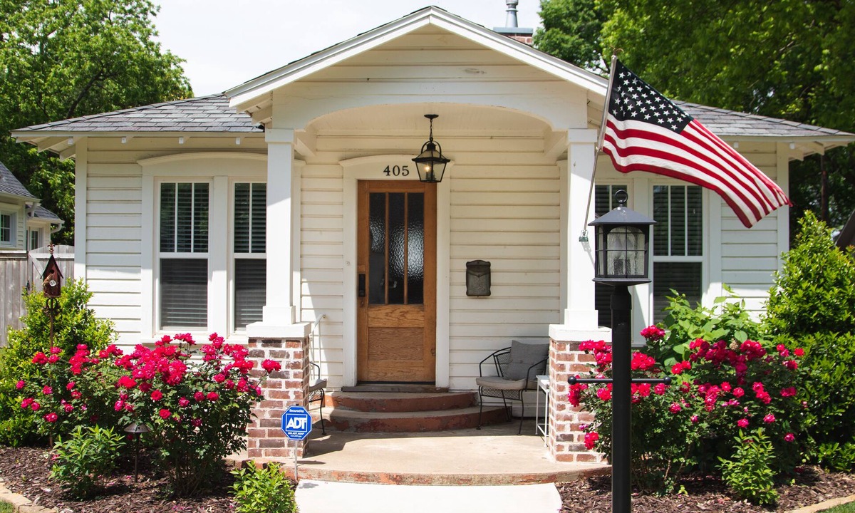 Cottage Bentonville | Downtown